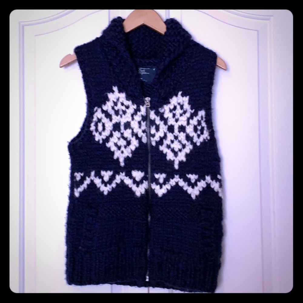 Super thick American eagle tribal Vest Sz M